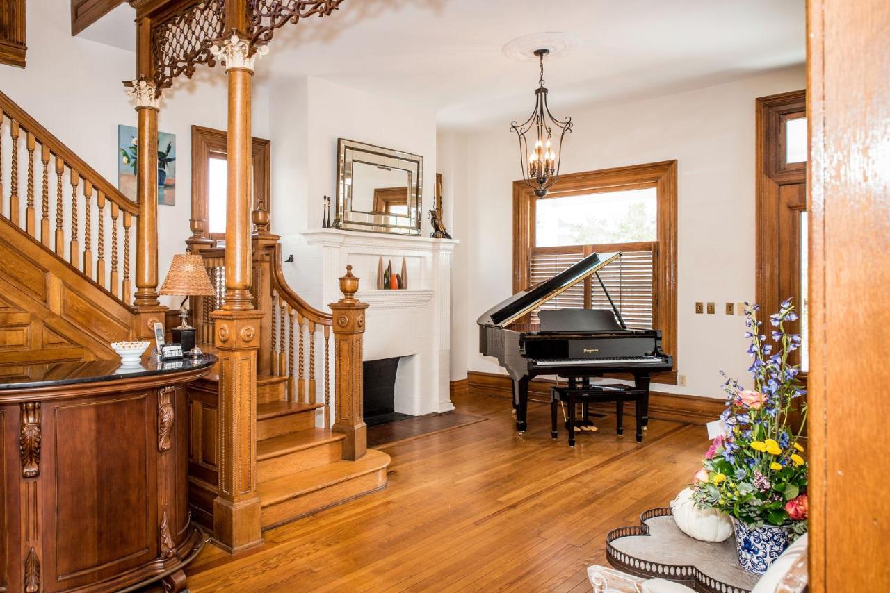 뉴 베른 The Jarvis At 220 B&B 외부 사진